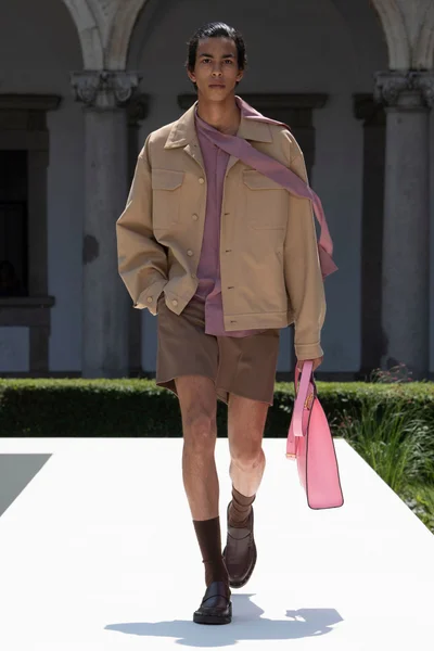 Look 12